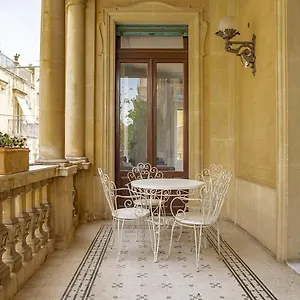cavour-apartments-by-wonderful-italy.sicilyhotelsitaly.net/