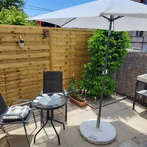 Studio City With Free Parking Appartamento